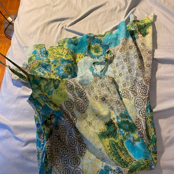 Super cute flowy summer dress💚💙 - Picture 2 of 5